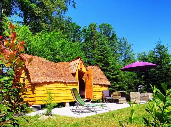 Offrez une nuit pour 2 en cabane féérique, un cadeau chaleureux!