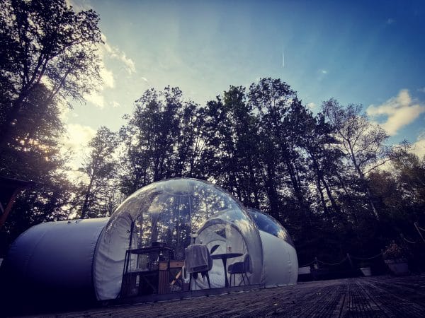 Offrez une Nuit sous les Étoiles pour 2, Un Cadeau Magique en Bulle!